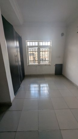 spacious-3bedroom-block-of-flat-big-12