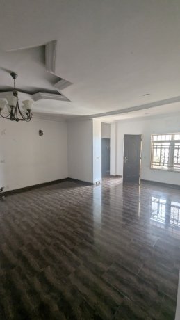 spacious-3bedroom-block-of-flat-big-18
