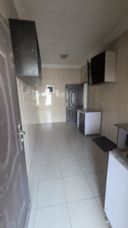spacious-3bedroom-block-of-flat-big-20
