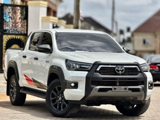 2024-hilux-adventure