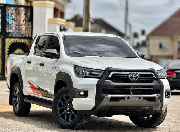 2024-hilux-adventure-big-0