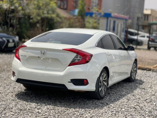 sleek-2016-honda-civic-distress-sales-big-7