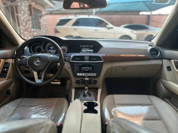 mercedes-benz-c300-big-6