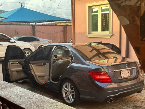 mercedes-benz-c300-big-4