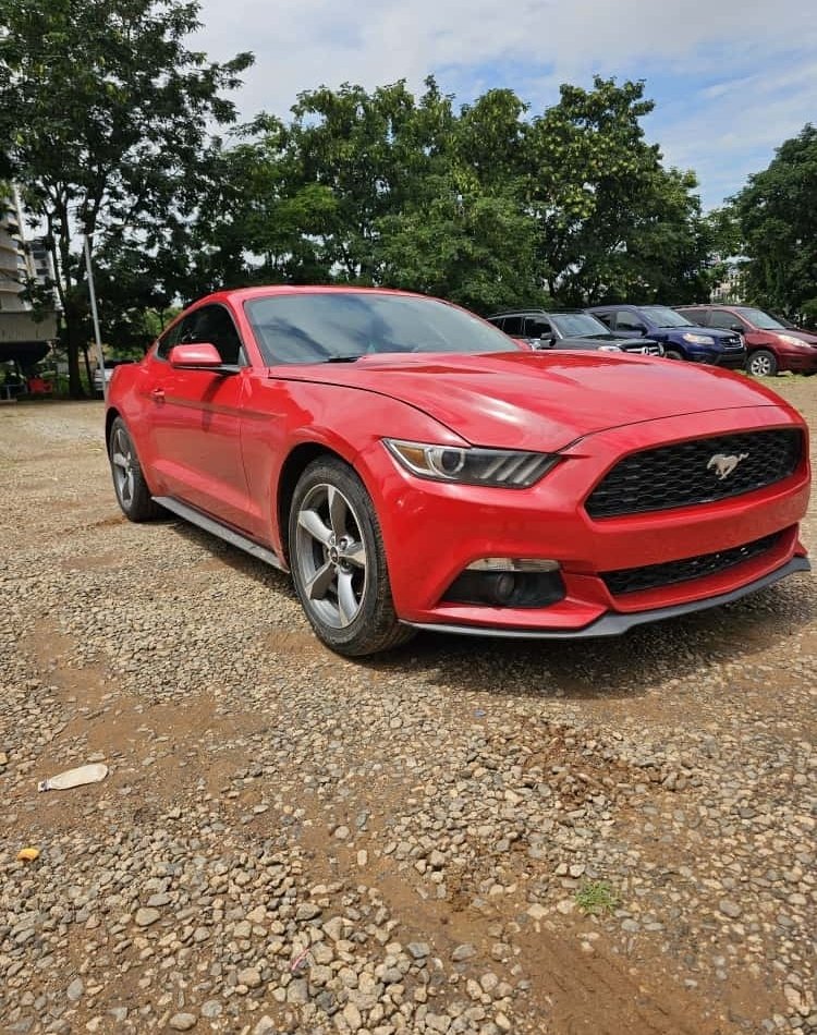 foreign-used-2016-ford-mustang
